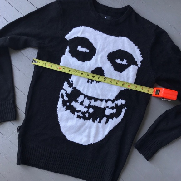 Iron Fist Misfits Skull Sweater 